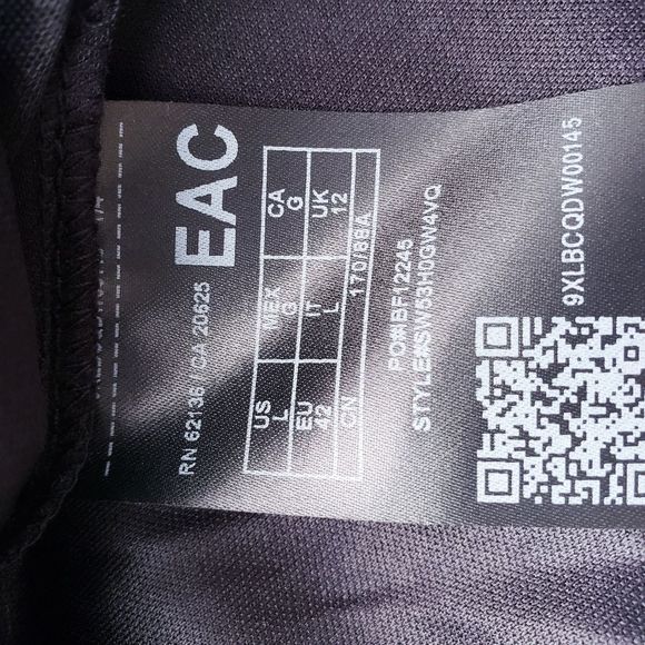 💥SOLD💥Guess Sleeveless Sequin Racerback Tank Top - Picture 9 of 11